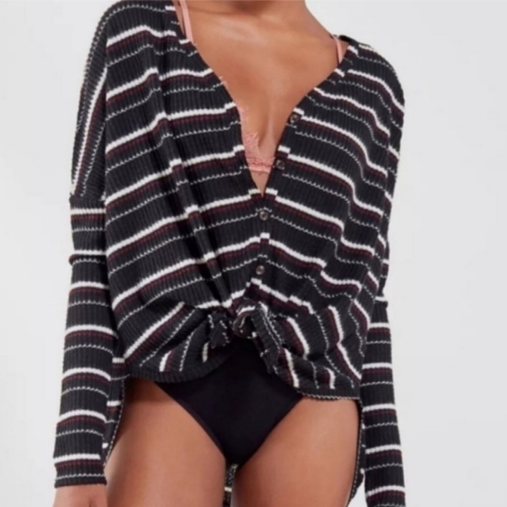 OUT FROM UNDER STRIPED BUTTON FRONT WAFFLE THERMAL TOP